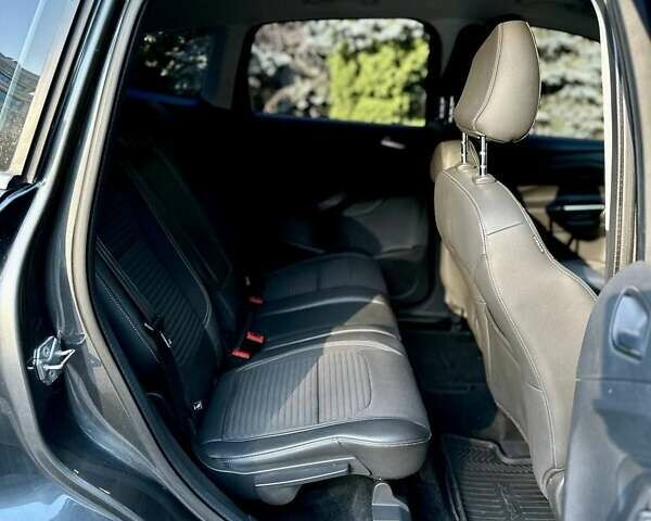 Серый Форд Куга, объемом двигателя 2 л и пробегом 138 тыс. км за 16700 $, фото 8 на Automoto.ua