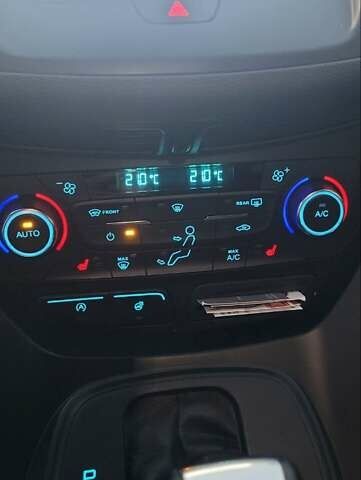 Серый Форд Куга, объемом двигателя 1.5 л и пробегом 101 тыс. км за 18200 $, фото 10 на Automoto.ua