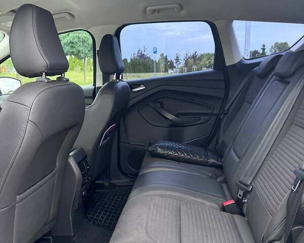 Серый Форд Куга, объемом двигателя 1.5 л и пробегом 134 тыс. км за 17000 $, фото 5 на Automoto.ua