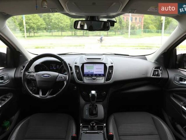 Серый Форд Куга, объемом двигателя 1.5 л и пробегом 166 тыс. км за 16500 $, фото 9 на Automoto.ua