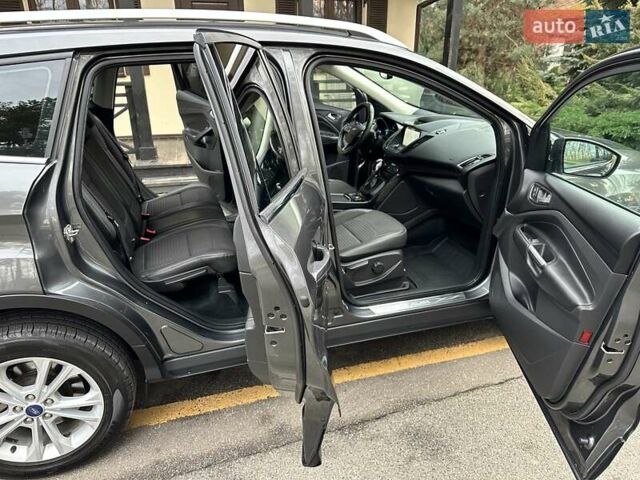 Серый Форд Куга, объемом двигателя 2 л и пробегом 226 тыс. км за 17500 $, фото 37 на Automoto.ua