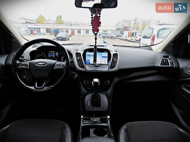 Серый Форд Куга, объемом двигателя 2 л и пробегом 180 тыс. км за 17700 $, фото 14 на Automoto.ua