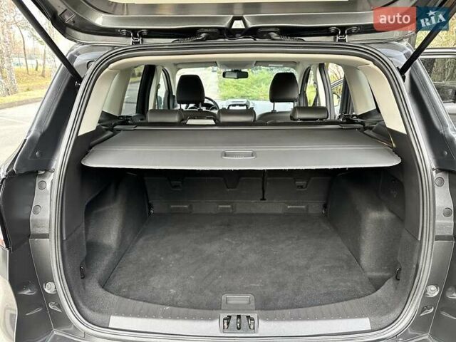 Серый Форд Куга, объемом двигателя 2 л и пробегом 226 тыс. км за 17500 $, фото 19 на Automoto.ua