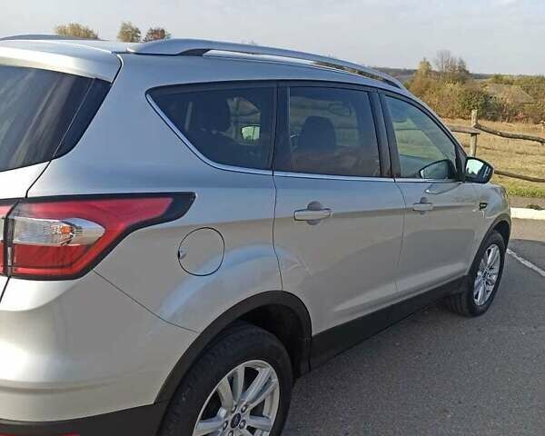 Серый Форд Куга, объемом двигателя 2 л и пробегом 164 тыс. км за 15500 $, фото 51 на Automoto.ua