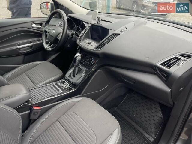 Серый Форд Куга, объемом двигателя 1.5 л и пробегом 88 тыс. км за 17900 $, фото 11 на Automoto.ua