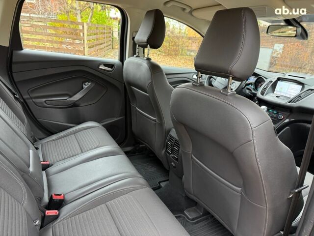 Серый Форд Куга, объемом двигателя 1.5 л и пробегом 36 тыс. км за 19990 $, фото 19 на Automoto.ua