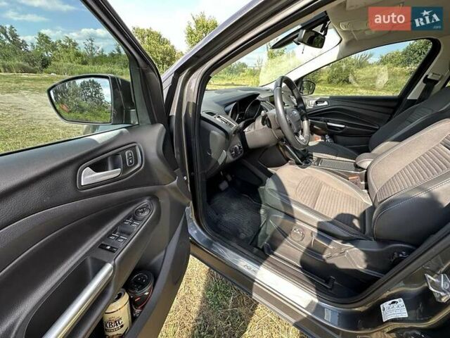 Сірий Форд Куга, об'ємом двигуна 2 л та пробігом 143 тис. км за 19390 $, фото 8 на Automoto.ua