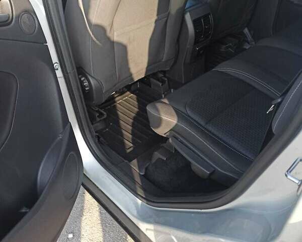 Серый Форд Куга, объемом двигателя 2 л и пробегом 164 тыс. км за 15500 $, фото 49 на Automoto.ua