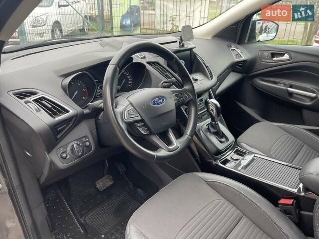 Серый Форд Куга, объемом двигателя 1.5 л и пробегом 88 тыс. км за 17900 $, фото 19 на Automoto.ua