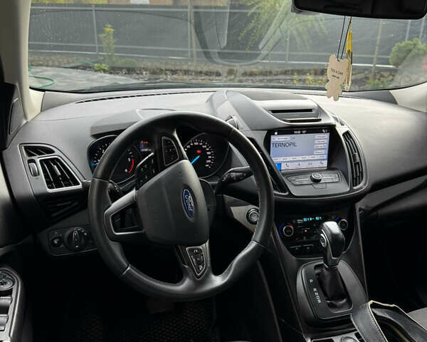 Серый Форд Куга, объемом двигателя 1.5 л и пробегом 51 тыс. км за 19800 $, фото 10 на Automoto.ua