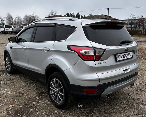 Сірий Форд Куга, об'ємом двигуна 1.5 л та пробігом 171 тис. км за 14999 $, фото 5 на Automoto.ua