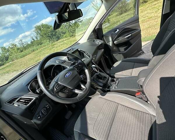 Сірий Форд Куга, об'ємом двигуна 2 л та пробігом 143 тис. км за 19390 $, фото 9 на Automoto.ua
