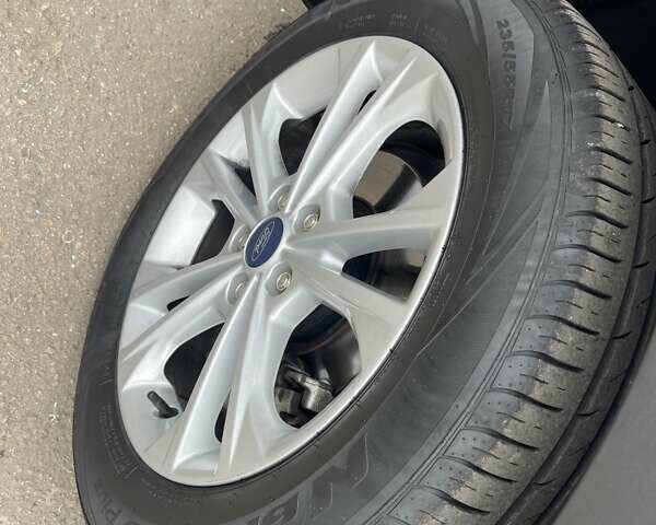 Серый Форд Куга, объемом двигателя 1.5 л и пробегом 88 тыс. км за 17900 $, фото 9 на Automoto.ua