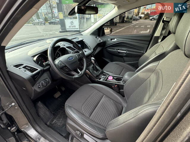 Форд Куга 2019 в Ивано-Франковске на Automoto.ua Серый Форд Куга, объемом двигателя 2 л и пробегом 72 тыс. км за 19800 $, фото 6 на Automoto.ua