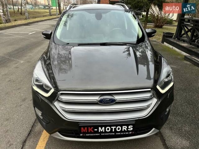 Серый Форд Куга, объемом двигателя 2 л и пробегом 226 тыс. км за 17500 $, фото 1 на Automoto.ua