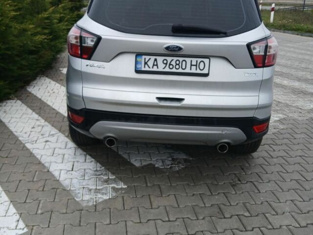 Серый Форд Куга, объемом двигателя 1.5 л и пробегом 171 тыс. км за 14800 $, фото 4 на Automoto.ua