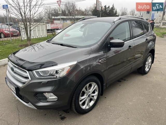 Серый Форд Куга, объемом двигателя 1.5 л и пробегом 88 тыс. км за 17900 $, фото 4 на Automoto.ua