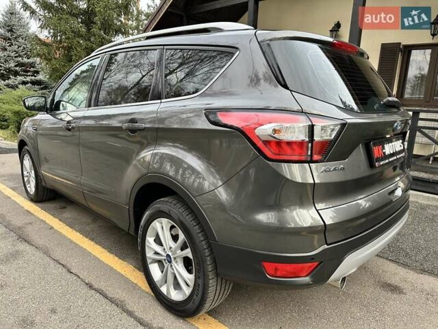 Серый Форд Куга, объемом двигателя 2 л и пробегом 226 тыс. км за 17500 $, фото 9 на Automoto.ua