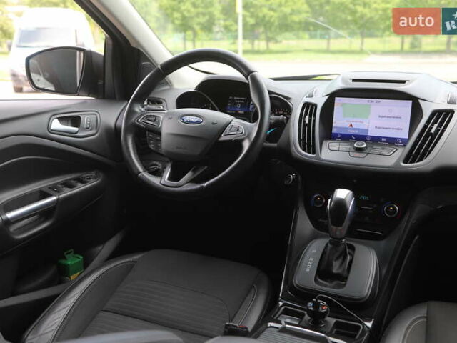 Серый Форд Куга, объемом двигателя 1.5 л и пробегом 166 тыс. км за 16500 $, фото 8 на Automoto.ua