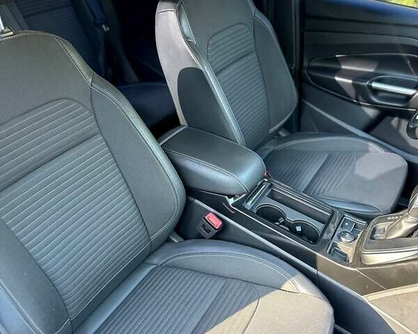 Серый Форд Куга, объемом двигателя 2 л и пробегом 138 тыс. км за 16700 $, фото 1 на Automoto.ua