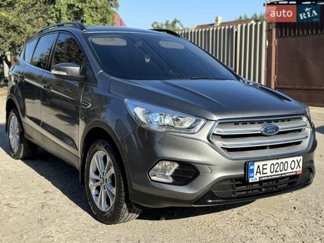 Сірий Форд Куга, об'ємом двигуна 1.5 л та пробігом 121 тис. км за 18000 $, фото 11 на Automoto.ua