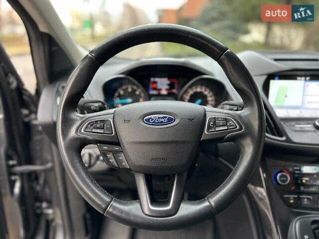 Серый Форд Куга, объемом двигателя 2 л и пробегом 226 тыс. км за 17500 $, фото 24 на Automoto.ua