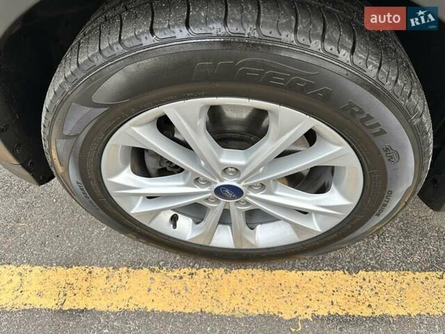 Серый Форд Куга, объемом двигателя 2 л и пробегом 226 тыс. км за 17500 $, фото 3 на Automoto.ua