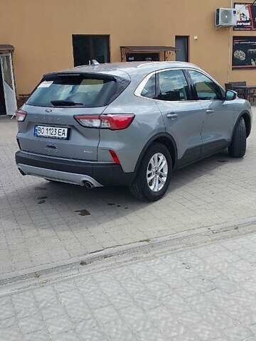 Сірий Форд Куга, об'ємом двигуна 1.5 л та пробігом 76 тис. км за 22000 $, фото 3 на Automoto.ua