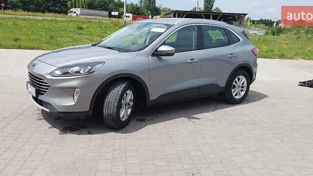 Сірий Форд Куга, об'ємом двигуна 1.5 л та пробігом 76 тис. км за 22000 $, фото 6 на Automoto.ua
