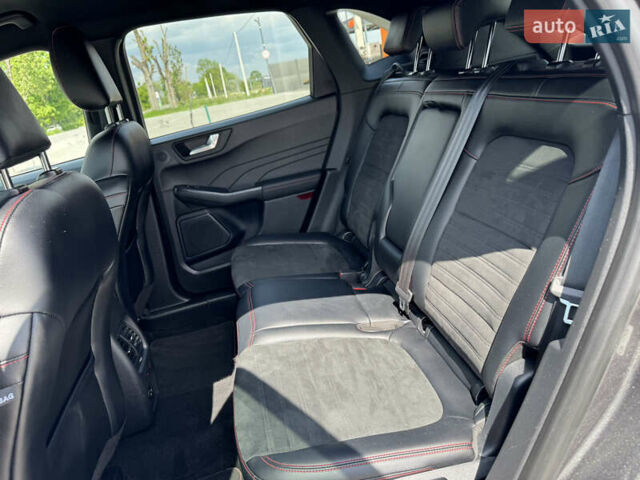 Сірий Форд Куга, об'ємом двигуна 2 л та пробігом 232 тис. км за 23185 $, фото 27 на Automoto.ua
