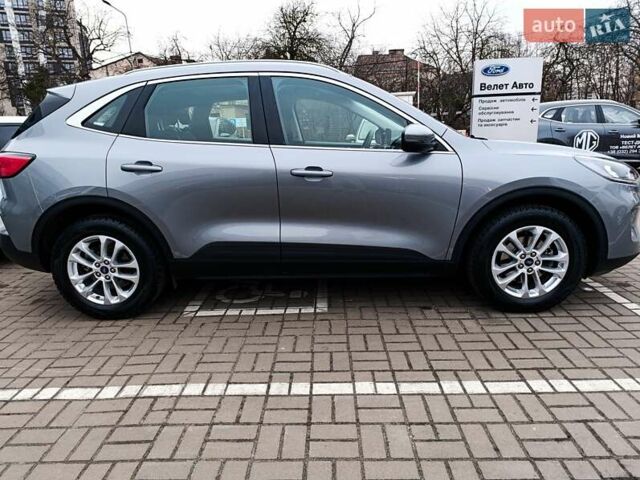 Серый Форд Куга, объемом двигателя 1.5 л и пробегом 54 тыс. км за 22500 $, фото 3 на Automoto.ua