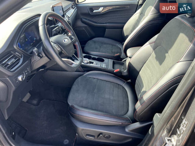 Сірий Форд Куга, об'ємом двигуна 2 л та пробігом 232 тис. км за 23487 $, фото 17 на Automoto.ua