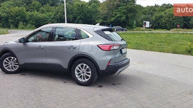 Сірий Форд Куга, об'ємом двигуна 1.5 л та пробігом 76 тис. км за 22000 $, фото 1 на Automoto.ua