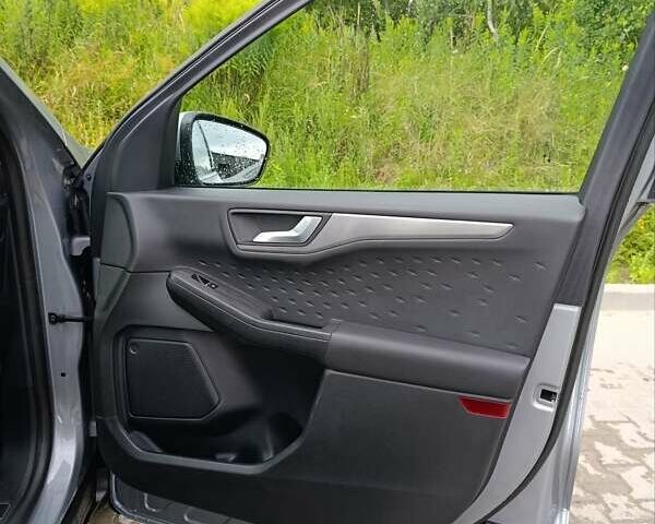 Серый Форд Куга, объемом двигателя 1.5 л и пробегом 54 тыс. км за 22500 $, фото 13 на Automoto.ua