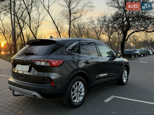 Серый Форд Куга, объемом двигателя 1.5 л и пробегом 142 тыс. км за 20500 $, фото 4 на Automoto.ua