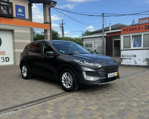 Сірий Форд Куга, об'ємом двигуна 2 л та пробігом 243 тис. км за 19700 $, фото 2 на Automoto.ua