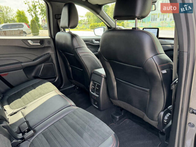 Сірий Форд Куга, об'ємом двигуна 2 л та пробігом 232 тис. км за 23185 $, фото 55 на Automoto.ua