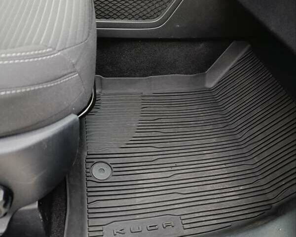 Серый Форд Куга, объемом двигателя 1.5 л и пробегом 54 тыс. км за 22500 $, фото 16 на Automoto.ua