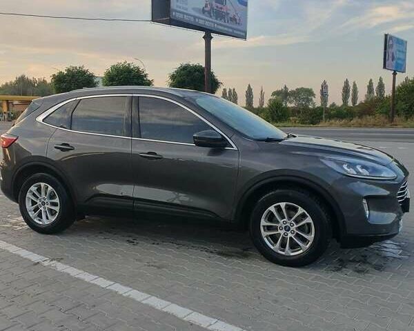 Сірий Форд Куга, об'ємом двигуна 2 л та пробігом 125 тис. км за 20400 $, фото 2 на Automoto.ua