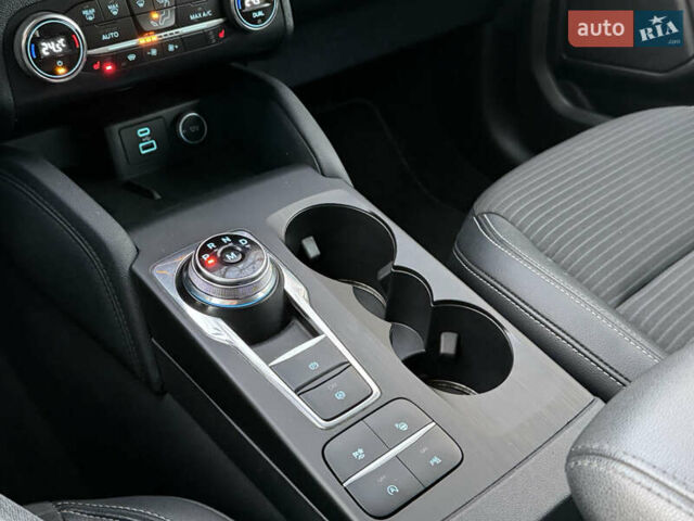 Серый Форд Куга, объемом двигателя 1.5 л и пробегом 142 тыс. км за 20500 $, фото 15 на Automoto.ua