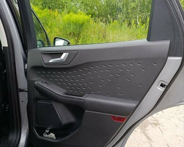 Серый Форд Куга, объемом двигателя 1.5 л и пробегом 54 тыс. км за 22500 $, фото 14 на Automoto.ua