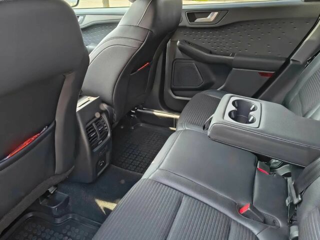 Сірий Форд Куга, об'ємом двигуна 2 л та пробігом 38 тис. км за 16500 $, фото 10 на Automoto.ua