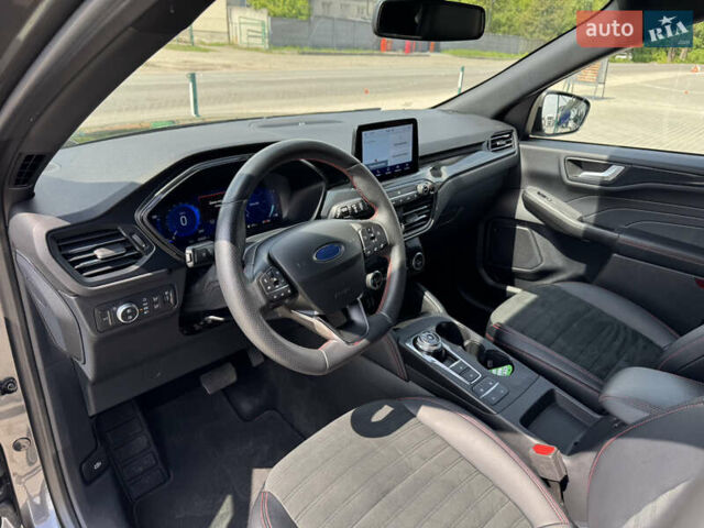 Сірий Форд Куга, об'ємом двигуна 2 л та пробігом 232 тис. км за 23185 $, фото 34 на Automoto.ua