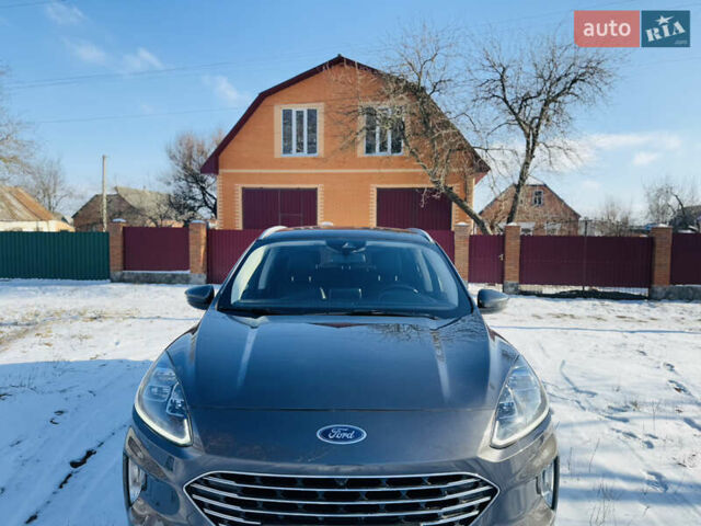 Серый Форд Куга, объемом двигателя 2 л и пробегом 37 тыс. км за 23500 $, фото 4 на Automoto.ua