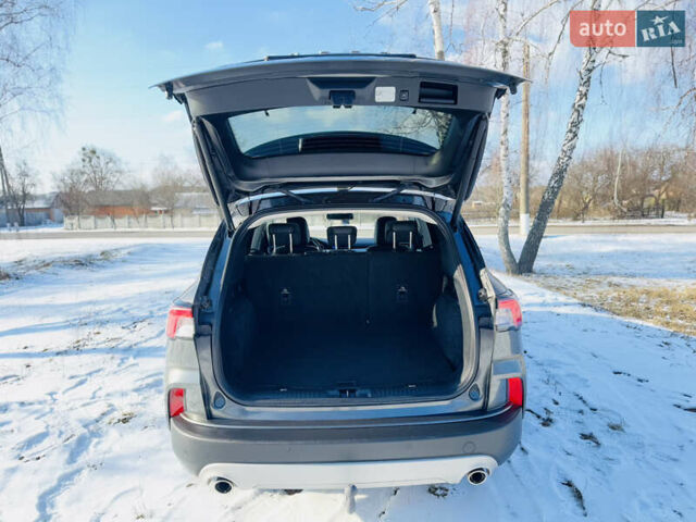 Серый Форд Куга, объемом двигателя 2 л и пробегом 37 тыс. км за 23500 $, фото 15 на Automoto.ua