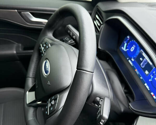 Серый Форд Куга, объемом двигателя 1.5 л и пробегом 68 тыс. км за 22500 $, фото 21 на Automoto.ua