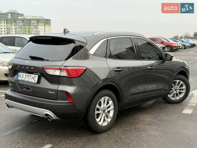 Серый Форд Куга, объемом двигателя 1.5 л и пробегом 68 тыс. км за 22500 $, фото 4 на Automoto.ua