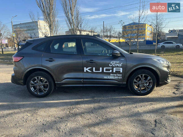 Серый Форд Куга, объемом двигателя 1.5 л и пробегом 2 тыс. км за 27525 $, фото 6 на Automoto.ua