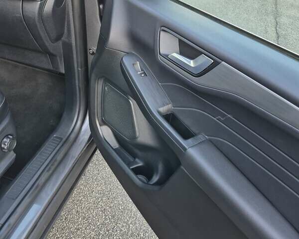 Сірий Форд Куга, об'ємом двигуна 2.49 л та пробігом 27 тис. км за 27200 $, фото 30 на Automoto.ua