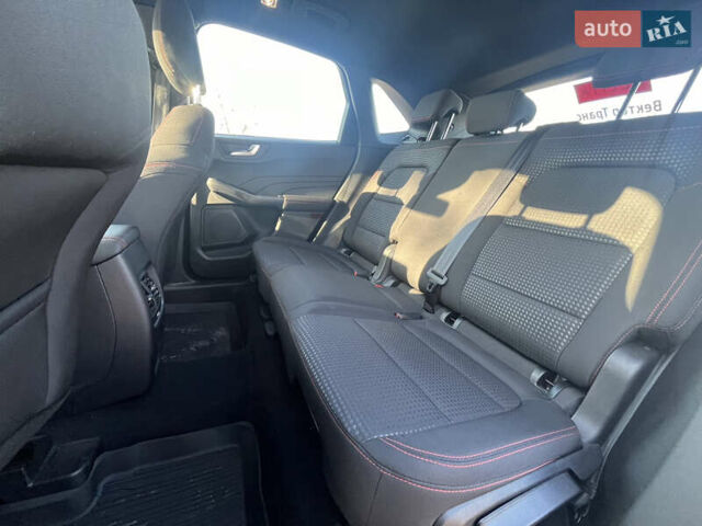 Серый Форд Куга, объемом двигателя 1.5 л и пробегом 2 тыс. км за 27525 $, фото 14 на Automoto.ua
